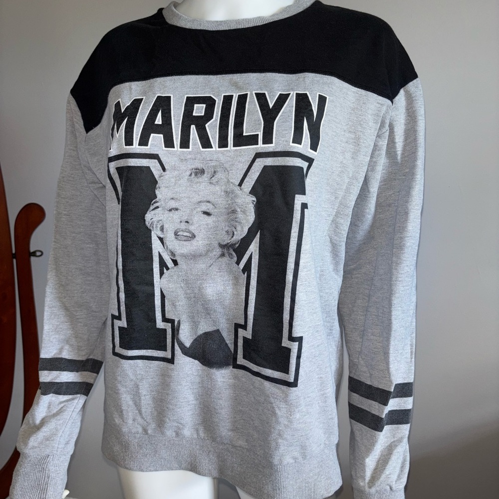 Marilyn Monroe Vintage Gray and Black Crew Neck Sweater